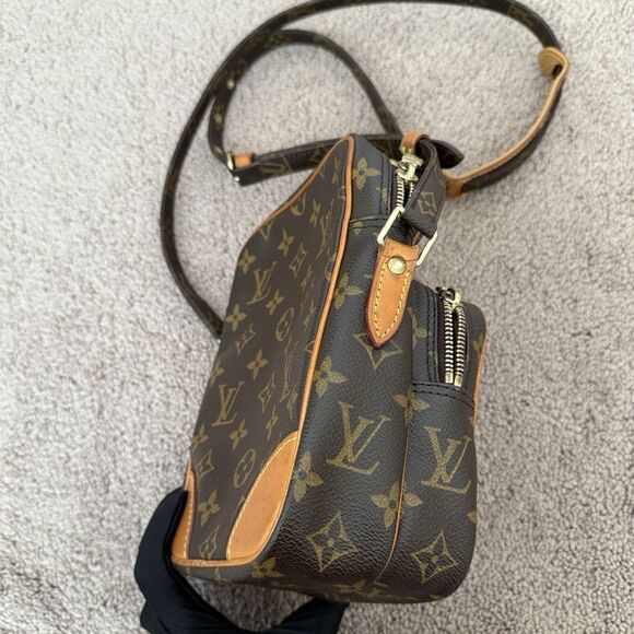 Authentic Louis Vuitton Monogram Amazon Shoulder Crossbody Bag Brown Unisex - Picture 5 of 8